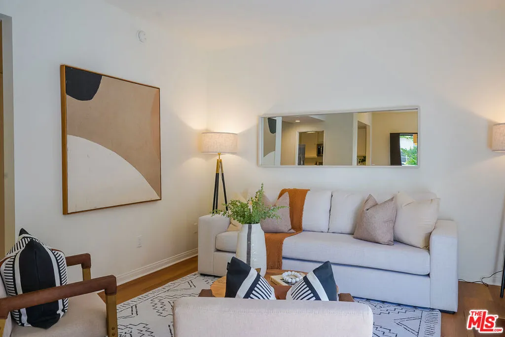 1655 Greenfield Avenue 3, Los Angeles, California 90025 home-pic-9